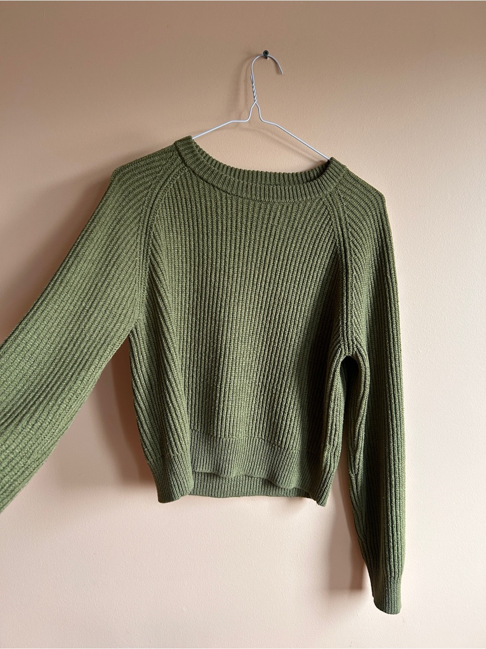 Simon’s Olive Green Ribbed Crewneck Sweater
